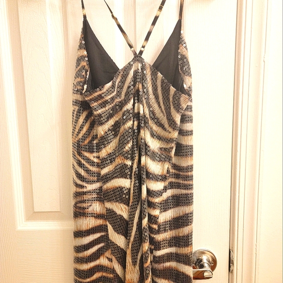 Sequin dress, never worn. - Picture 2 of 3